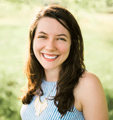 Outdoor headshot photo of Emily Damm